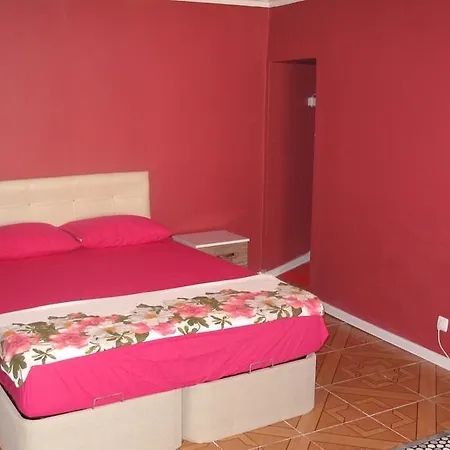 Erol Homestay Foca